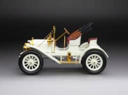 1:18 Buick Model 10 White 1908 - Diecast Model - Sun Star