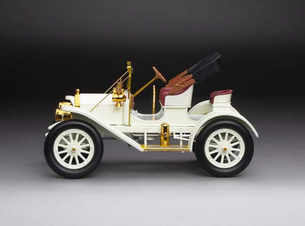 1:18 Buick Model 10 White 1908 - Diecast Model - Sun Star
