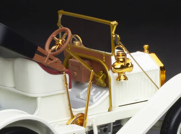 1:18 Buick Model 10 White 1908 - Diecast Model - Sun Star