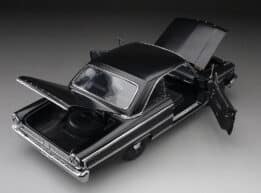 Sun Star - 1:18 Ford Galaxie 500/XL Hardtop 1963 Semi-Gloss Black 