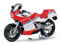 tamiya - 1:12 suzuki rg250 w/full options kt model kit (14029)