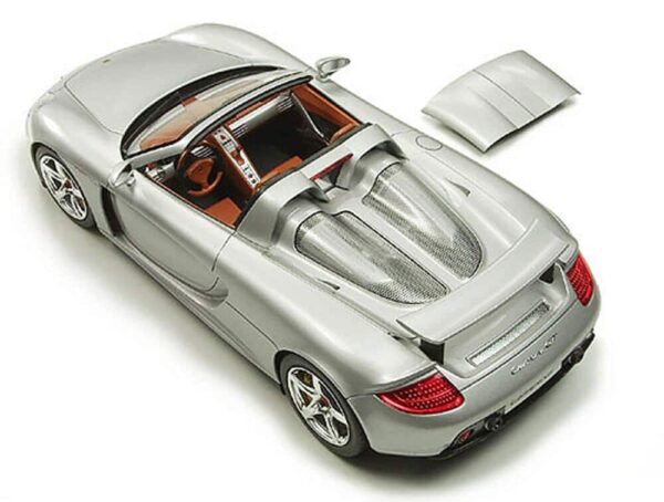 Tamiya - 1:24 Porsche Carrera GT Model Kit (24275)