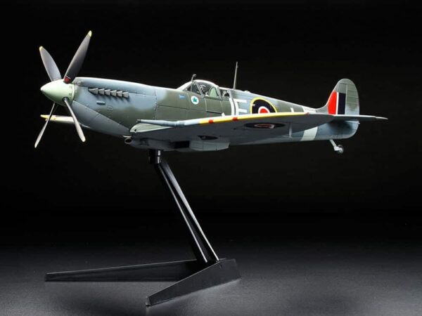 tamiya - 1:32 supermarine spitfire mk.ixc model kit (60319)