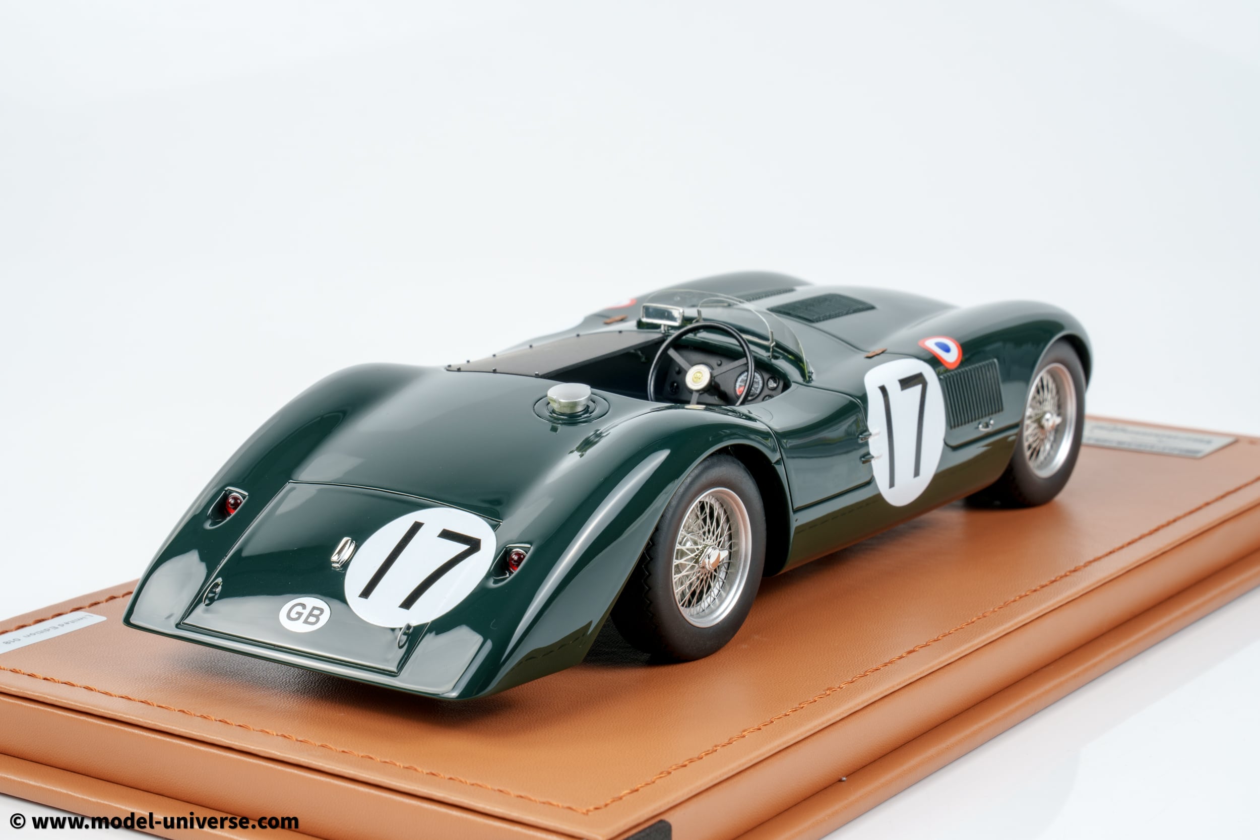 Tecnomodel - 1:18 Jaguar C-Type Long Tail No.17 24h Le Mans 1952 Stirling Moss, Peter Walker - Limited Edition Resin Model with Display Case 7 tecnomodel tm18 303b jaguar c type longtail 1952 le mans 3