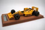 Tecnomodel - 1:18 Lotus 101 V8 F1 Camel Team Lotus Nelson Piquet 1989 Brazilian GP with Showcase - Limited Edition Resin Model