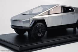 Top Marques - 1:18 Tesla Cybertruck Stainless Steel - Limited Edition Resin Model