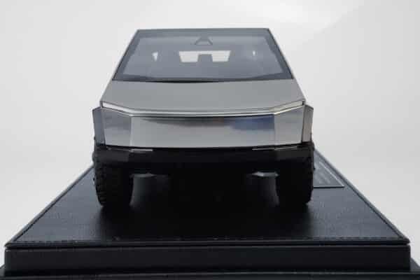 Top Marques - 1:18 Tesla Cybertruck Stainless Steel - Limited Edition Resin Model