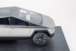 Top Marques - 1:18 Tesla Cybertruck Stainless Steel - Limited Edition Resin Model