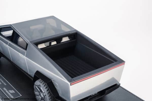 Top Marques - 1:18 Tesla Cybertruck Stainless Steel - Limited Edition Resin Model