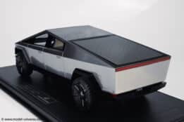 Top Marques - 1:18 Tesla Cybertruck Stainless Steel - Limited Edition Resin Model