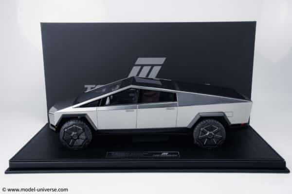 Top Marques - 1:18 Tesla Cybertruck Stainless Steel - Limited Edition Resin Model