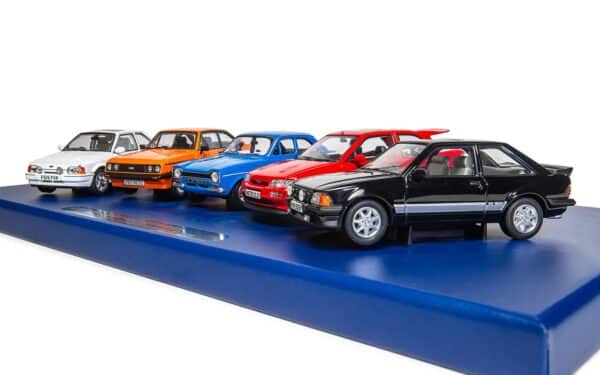 corgi - 1:43 ultimate ford escort rs collection
