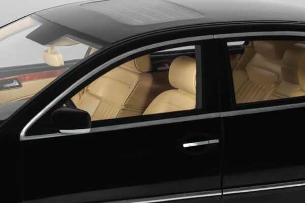 Otto Mobile 1:18 Volkswagen Phaeton 6.0 W12 Black 2005 (OT1266) Limited Edition Resin Model 21 Otto Mobile 1:18 Volkswagen Phaeton 6.0 W12 Black 2005 Limited Edition Resin Model