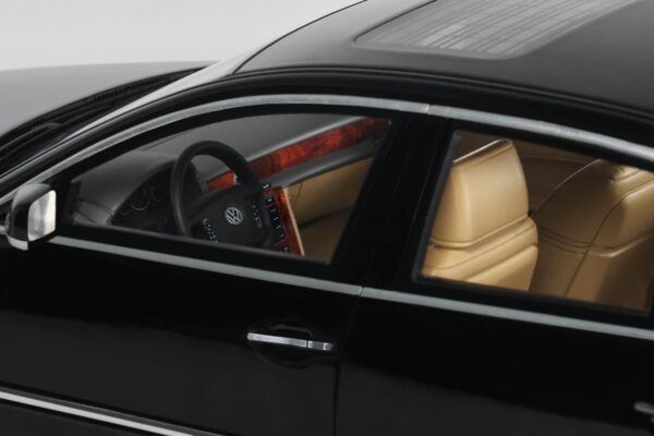 Otto Mobile 1:18 Volkswagen Phaeton 6.0 W12 Black 2005 (OT1266) Limited Edition Resin Model 20 Otto Mobile 1:18 Volkswagen Phaeton 6.0 W12 Black 2005 Limited Edition Resin Model