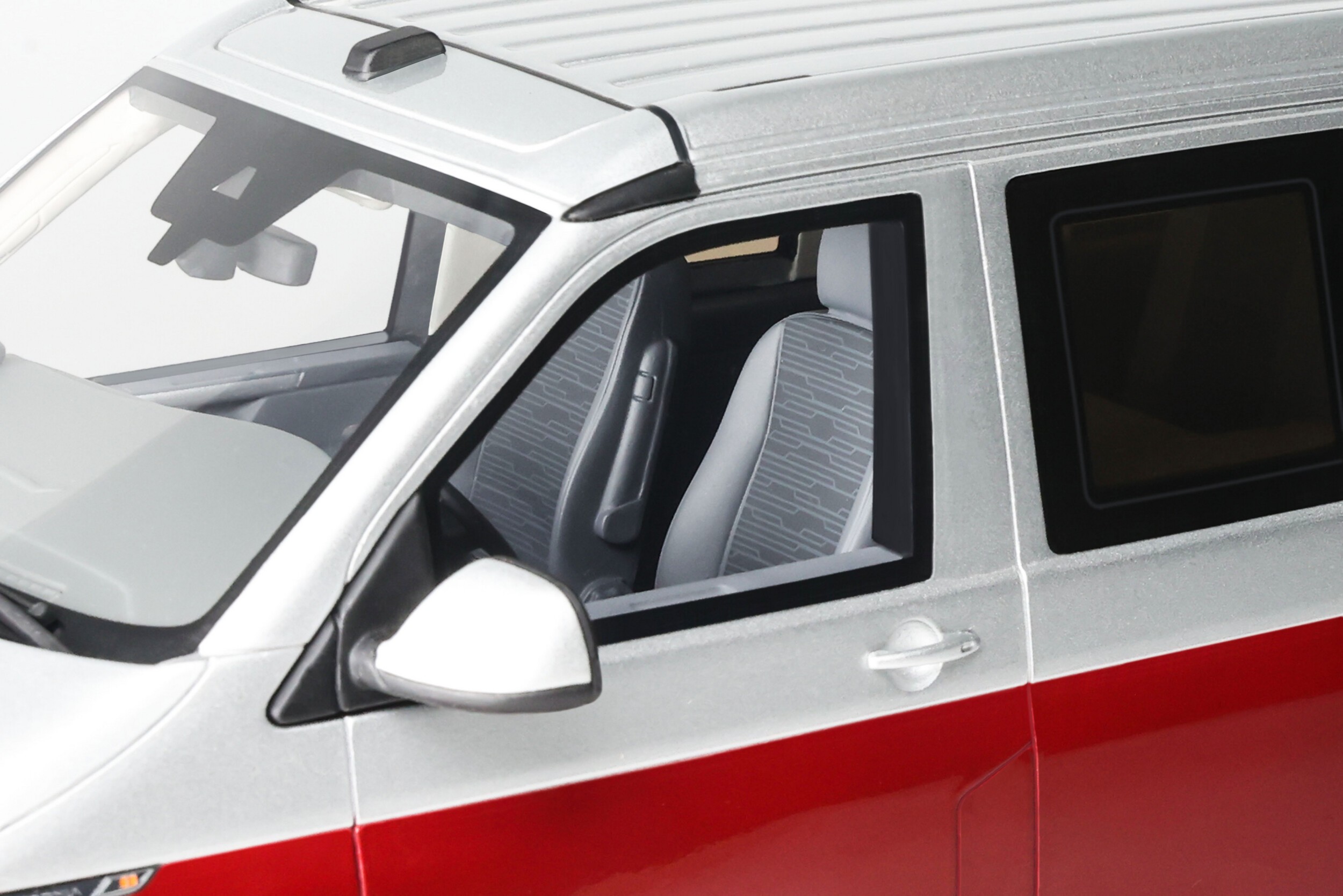 Otto Mobile 1:18 Volkswagen T6.1 California Ocean Fortana Red / Reflex Silver 2021 (OT1342) Limited Edition Resin Model 11 Otto Mobile 1:18 Volkswagen T6.1 California Ocean Fortana Red / Reflex Silver 2021 Limited Edition Resin Model