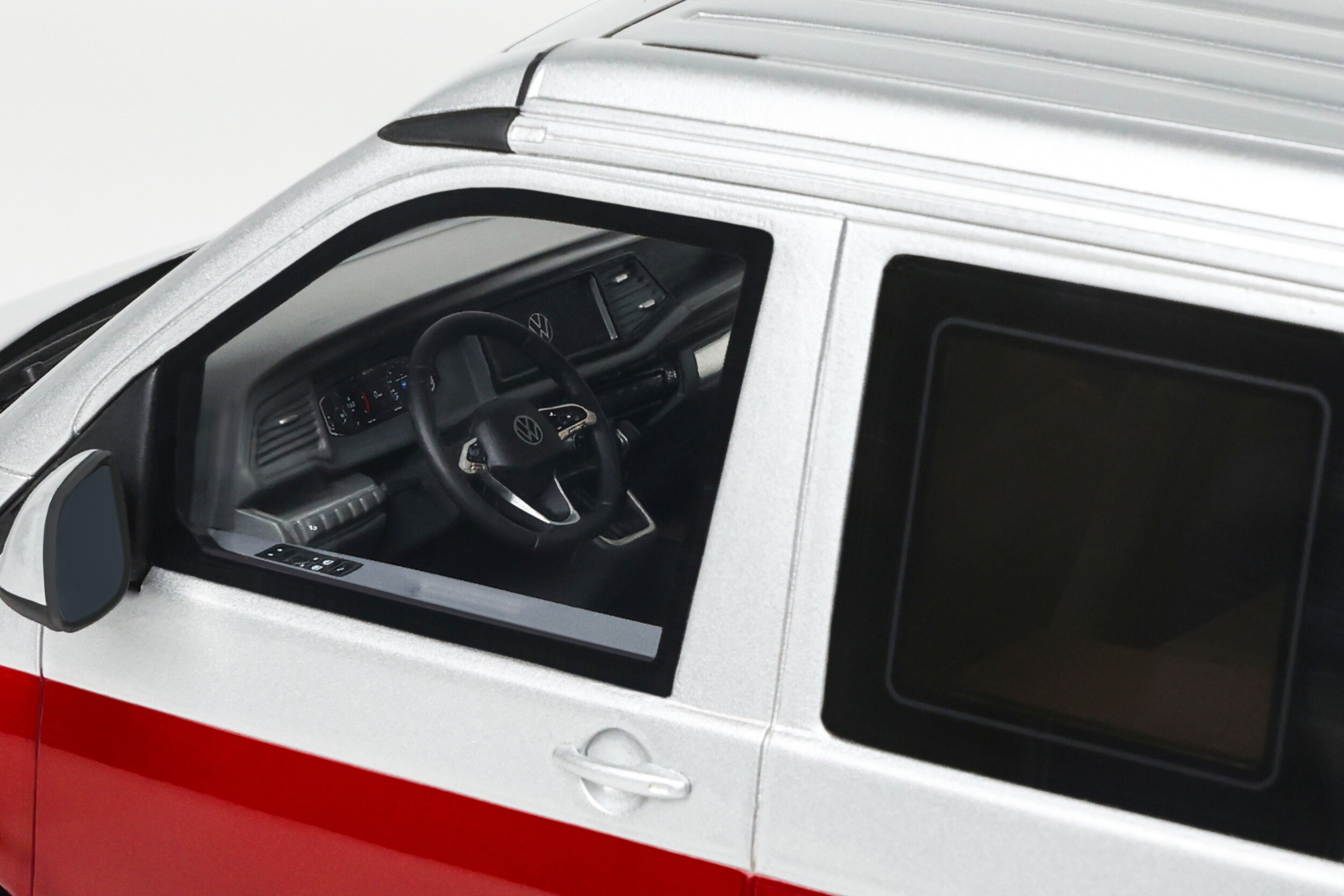 Otto Mobile 1:18 Volkswagen T6.1 California Ocean Fortana Red / Reflex Silver 2021 (OT1342) Limited Edition Resin Model 10 Otto Mobile 1:18 Volkswagen T6.1 California Ocean Fortana Red / Reflex Silver 2021 Limited Edition Resin Model
