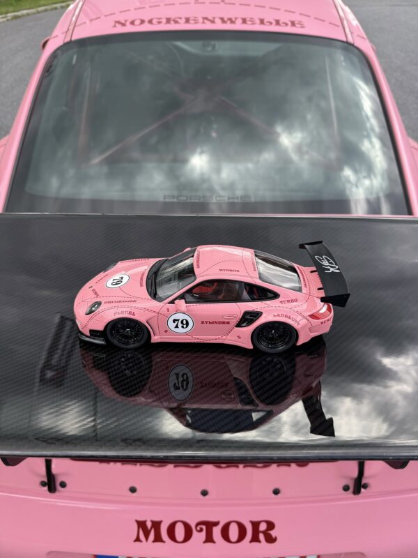 WERK83 1:18 Porsche 911 (997) Turbo S LBWK Sidney Hoffmann The Sow No.79 Pink (W18090001) Resin Model - Image 8