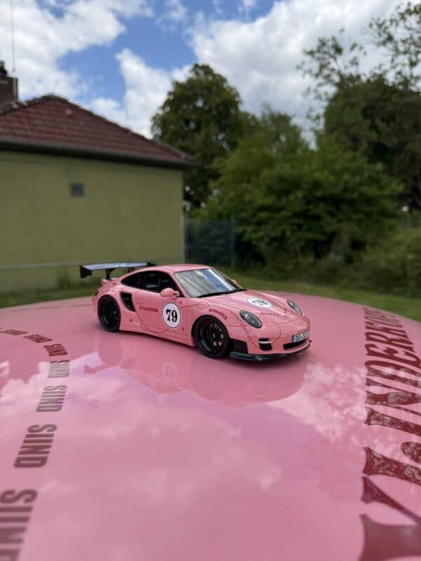 WERK83 1:18 Porsche 911 (997) Turbo S LBWK Sidney Hoffmann The Sow No.79 Pink (W18090001) Resin Model - Image 9