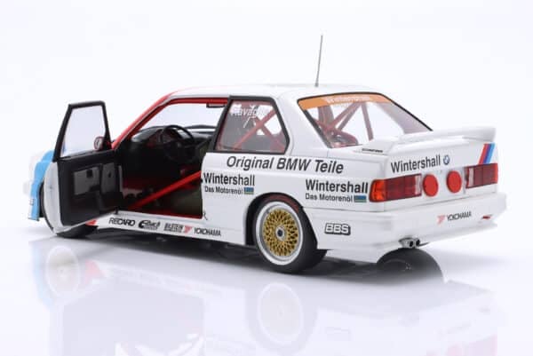 WERK83 - 1:18 BMW M3 (E30) DTM Champion 1989 No.15 Roberto Ravaglia - Diecast Model with Giftbox - Image 7