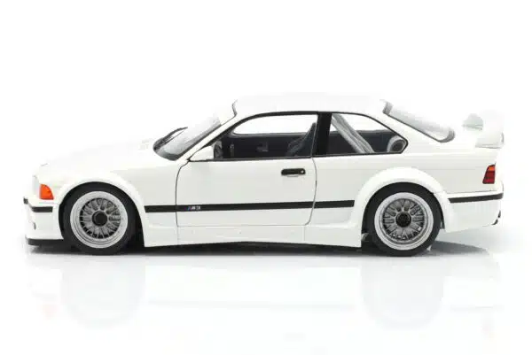 werk83_1_18_bmw_m3_e36_gtr_plain_body_version_whit 4