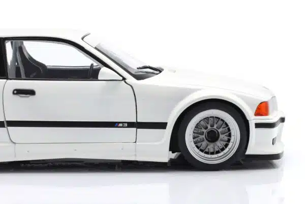 werk83_1_18_bmw_m3_e36_gtr_plain_body_version_whit 6