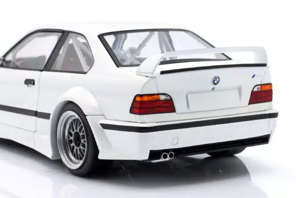 werk83_1_18_bmw_m3_e36_gtr_plain_body_version_whit 7