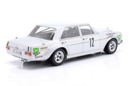 werk83_1_18_mercedes_benz_amg_300_sel_68_no12_12h_-3
