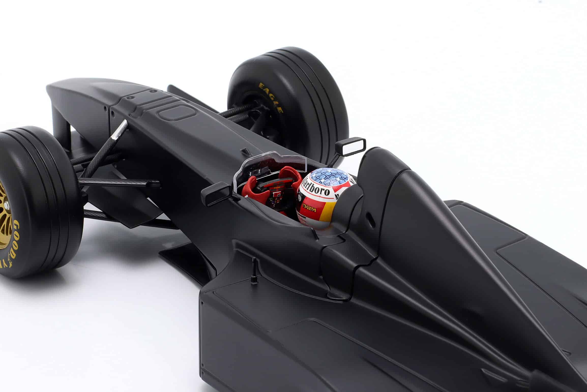 WERK83 - 1:18 Ferrari F300 Michael Schumacher Black Test Car Fiorano 1998 - Diecast Model 6 werk83_1_18_michael_schumacher_ferrari_f300_test_c 6