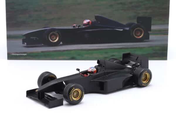 werk83_1_18_michael_schumacher_ferrari_f300_test_c