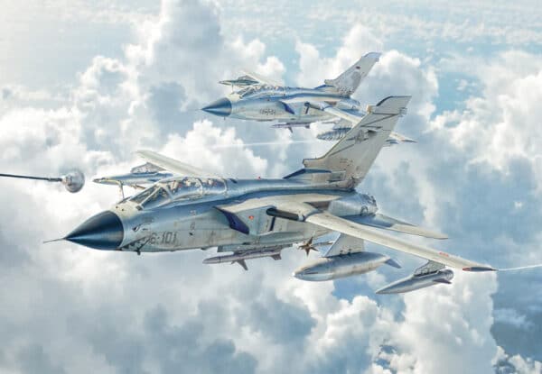 Italeri - 1:32 Tornado ECR (2517) Model Kit
